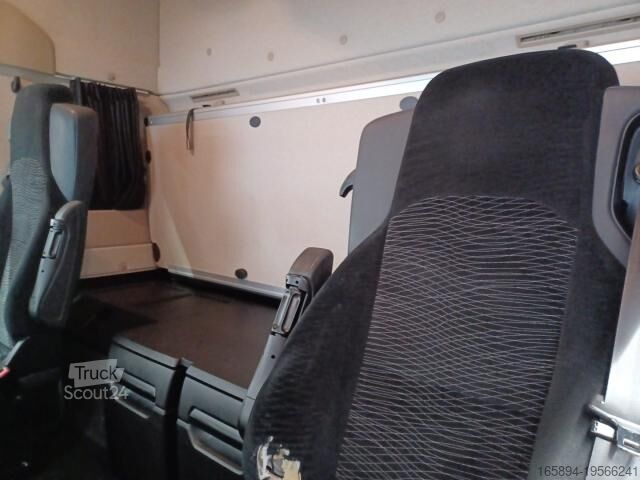 Veszélyes anyagokat szállító teherautó Mercedes-Benz Actros 1845 GGVS ADR DNA LS