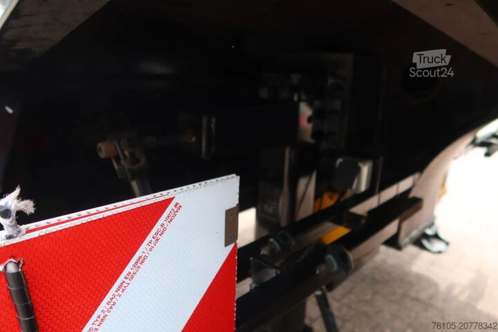 Semi-remorque surbaissée Broshuis 4A0u-16-40