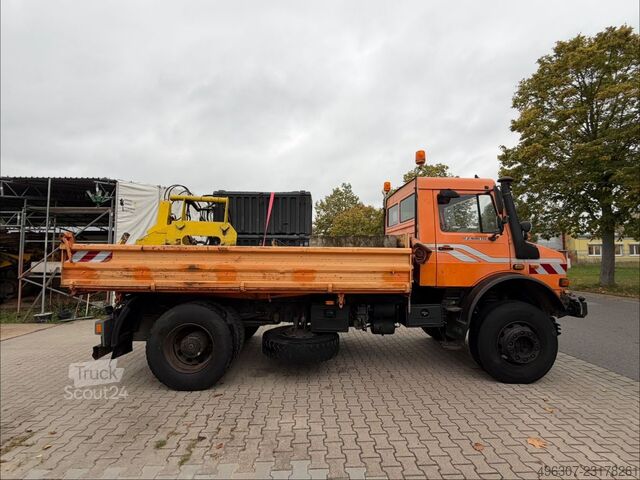 Üç taraflı damperli kamyon MERCEDES-BENZ Unimog U2400 437 Kipper verdichtereinheit