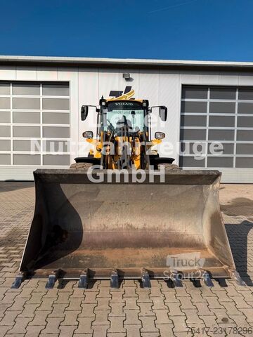 Kolový nakladač VOLVO L50 H*Klima*Kamera