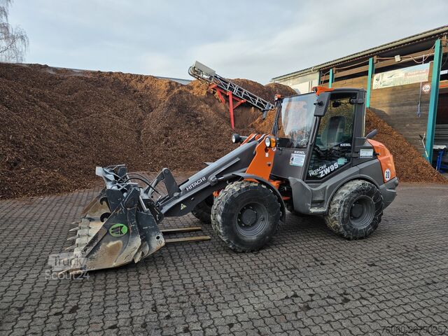 Nakladalnik Hitachi ZW 65 -6C