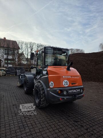 Nakladalnik Hitachi ZW 65 -6C