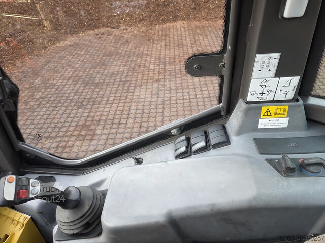 Nakladalnik Hitachi ZW 65 -6C