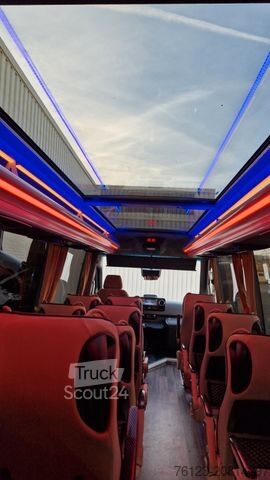 Minibus MERCEDES-BENZ 519 und 517 Glasdach XXL 20 Sitze Stock