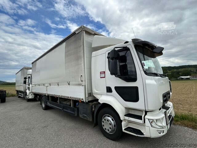 Camion cu platformă și prelată Renault D