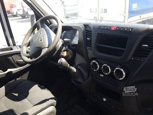 Furgón volquete trilateral IVECO 35C13D