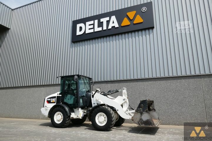 Carregadora de rodas Caterpillar 906M