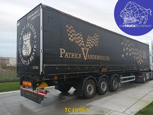 Sliding tarpaulins Hoet Trailers