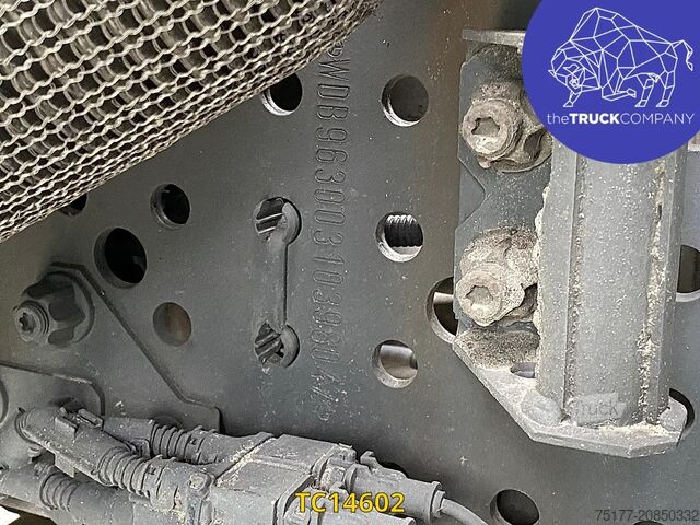 Koffer Mercedes-Benz Antos 1827