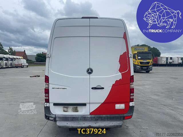 Slēgtais furgons Mercedes-Benz Sprinter 313 37s