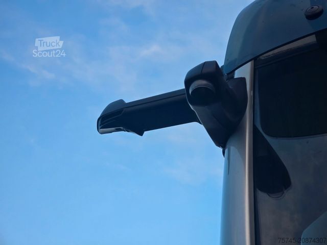 Camión caja MAN TGM 15.320 * TOP * ACC * VOLLLUFT * WENIG KM *