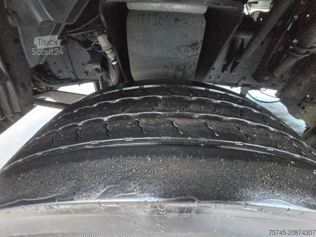 Camión caja MAN TGM 15.320 * TOP * ACC * VOLLLUFT * WENIG KM *