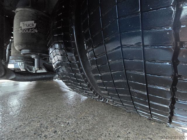 Camión caja MAN TGM 15.320 * TOP * ACC * VOLLLUFT * WENIG KM *