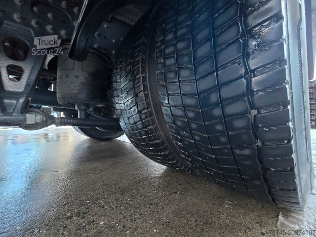 Camión caja MAN TGM 15.320 * TOP * ACC * VOLLLUFT * WENIG KM *