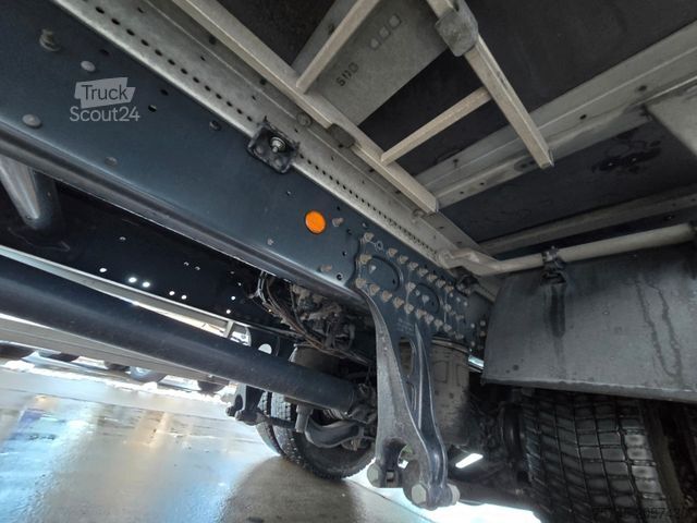 Camión caja MAN TGM 15.320 * TOP * ACC * VOLLLUFT * WENIG KM *