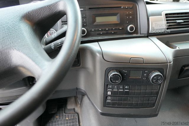 Camión plataforma con toldo MAN 12.220 TGL BL 4x2, LBW, AHK, Klima, 7.200mm lang