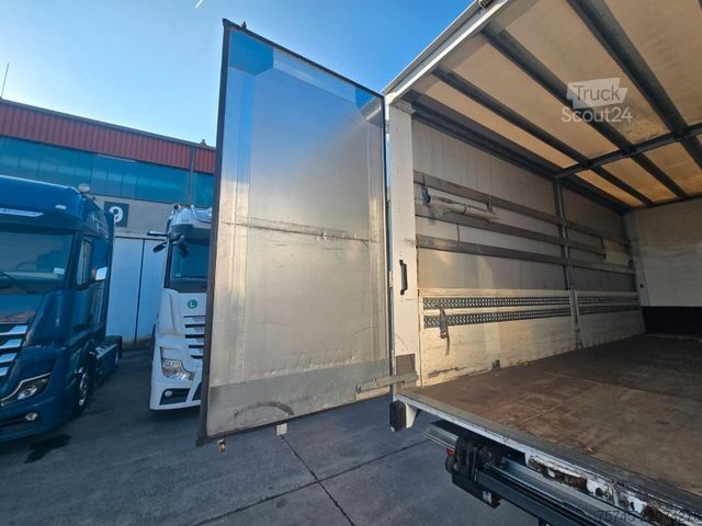 Вантажівка з платформою і тентом MERCEDES-BENZ ATEGO 818 * ACC * 1T LBW *