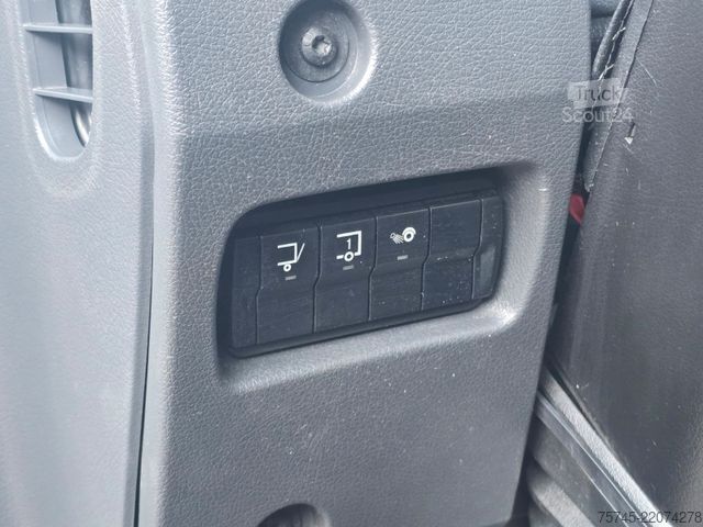 Вантажівка з платформою і тентом MERCEDES-BENZ ATEGO 818 * ACC * 1T LBW *