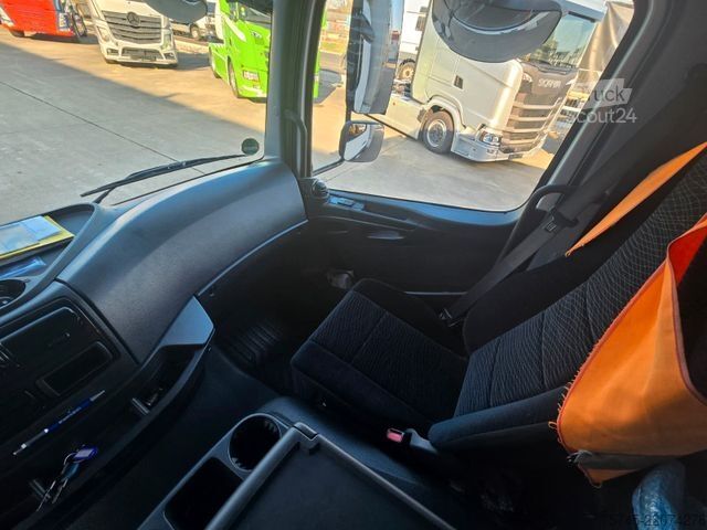 Вантажівка з платформою і тентом MERCEDES-BENZ ATEGO 818 * ACC * 1T LBW *