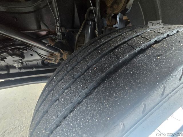 Вантажівка з платформою і тентом MERCEDES-BENZ ATEGO 818 * ACC * 1T LBW *