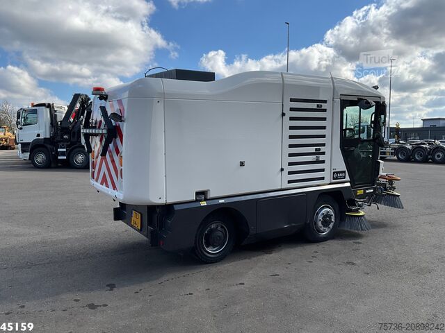 Silniční zametač Ravo 540 CD Euro 6 with 3-rd brush