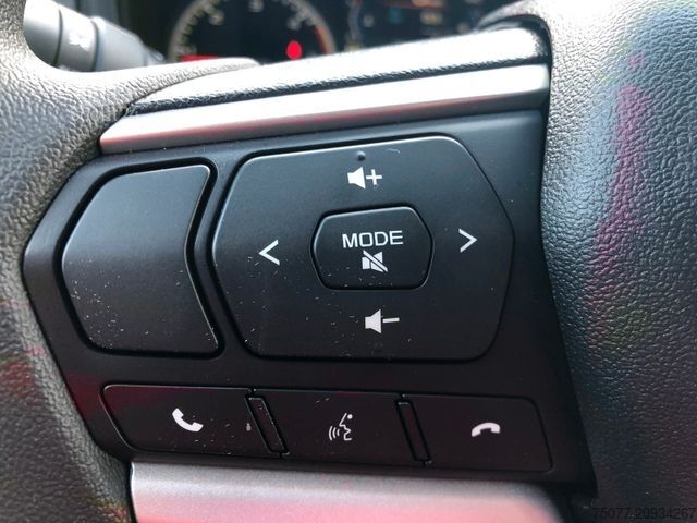 Furgons ar kasti ISUZU D-Max Space Cab L AT mit Systemkoffer Modell 24