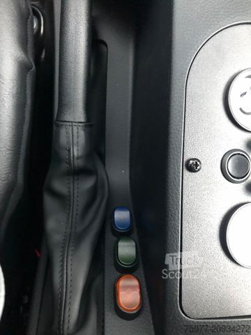 Kravas mikroautobuss ar pašizgāzēju ISUZU D-Max Space Cab L AT BIG-MAX L2 Kipper mit Box