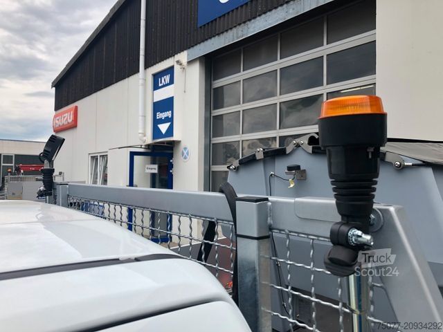 Kravas mikroautobuss ar pašizgāzēju ISUZU D-Max Space Cab LS AT + Kipper + Winterdienst +