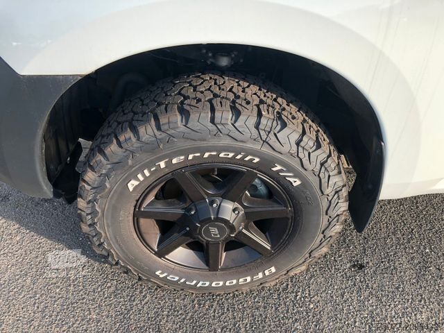 Pick-up furgons ISUZU D-Max Single Cab 4x4 L + Kran +Pritsche