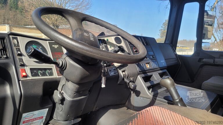 Kipper afrolbaar MAN 26.403 6x2 BL Lift & Lenkachse man Pumpe