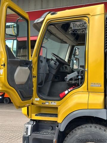 شاحنة قلّابة بذراع تحميل متحرك RENAULT Premium Lander 460.32 8x4 BB HIAB XR26S Hooklift