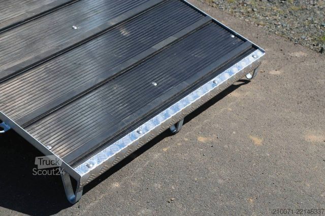 Zirgu pārvadāšanas piekabe BLYSS Kleinvieh Transportanhänger 258x140x148cm 1300kg