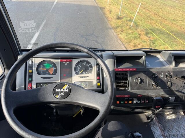 Camion de pompiers MAN 10.224