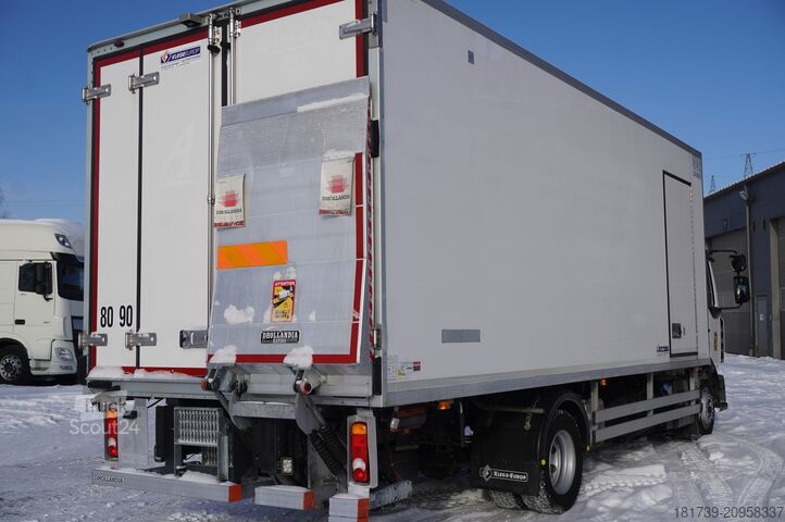 Авторефрижератор Двухтемпературный Renault D210 12T / Bitemperature / 90 tho. km/