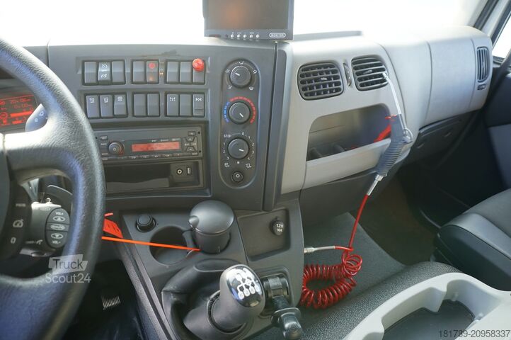 Авторефрижератор Двухтемпературный Renault D210 12T / Bitemperature / 90 tho. km/