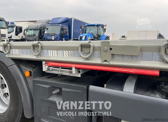 Plošča z rampami in žerjavom MAN TGS 35.360