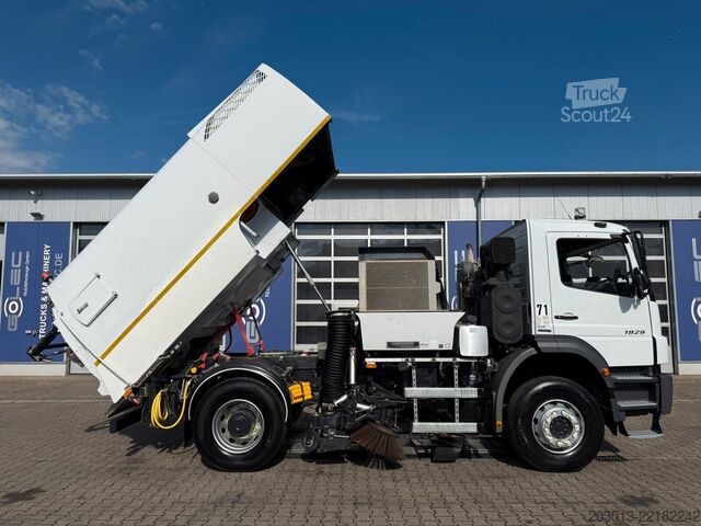 Balayeuse de voirie MERCEDES-BENZ AXOR 1829 Kehrmaschine BUCHER