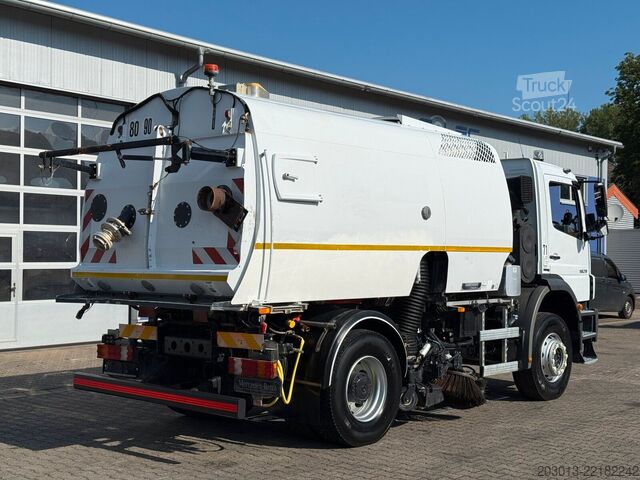 Balayeuse de voirie MERCEDES-BENZ AXOR 1829 Kehrmaschine BUCHER