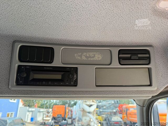 Balayeuse de voirie MERCEDES-BENZ AXOR 1829 Kehrmaschine BUCHER