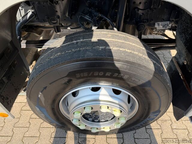 Balayeuse de voirie MERCEDES-BENZ AXOR 1829 Kehrmaschine BUCHER