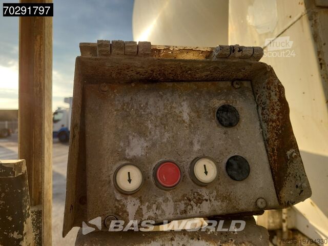 Blender Mercedes Actros 3241 8X4 Retarder 9m3 Stetter Steelsuspe...