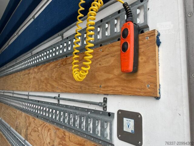 Transporteur de fleurs MAN TGL 10.220 TGL 10.220 Doka Blumentransporter