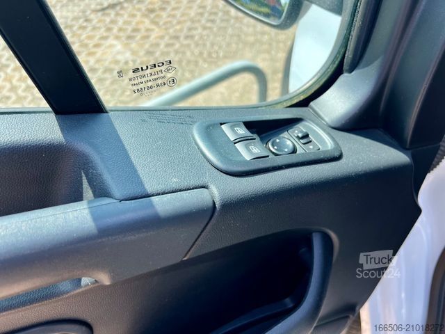 Minibus RENAULT Master L1H1  9-Sitzer Scheckheft Klima