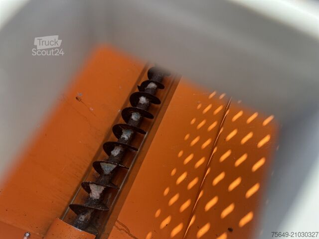 Special purpose truck  TwinConcept Yeti 3000W Salzstreuer auf Abrollrahmen TwinConcept Yeti 3000W Salzstreuer, abrollbar, ca. 2,5m³