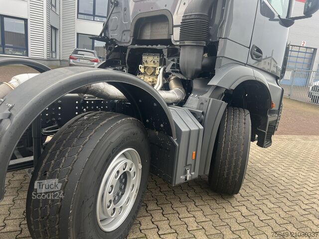 Camion-benne tricar Mercedes-Benz Arocs 3251 L 8x4/4 Arocs 3251 L 8x4/4, Motorabtrieb