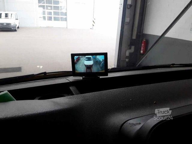 Hochdachkombi Mercedes-Benz eSprinter 312 DHL Regal KEP-Ausbau