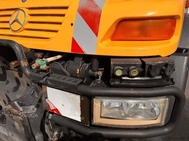 Iekraušanas platforma Mercedes-Benz Unimog U300 4x4 Vario-Pilot