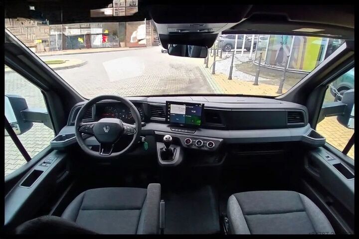 Furgon skrzyniowy RENAULT Master XDD 170PS Koffer 8 PAL LBW
