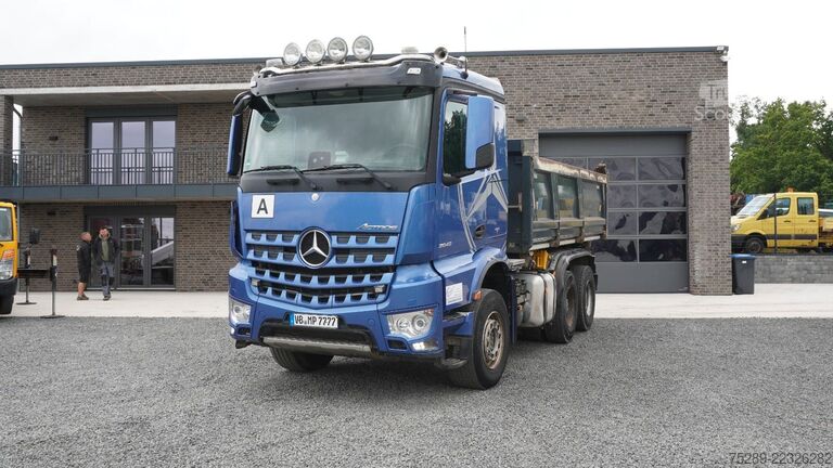 Tre-sidet tipbil MERCEDES-BENZ Arocs 2642 Kipper Dreiseitenkipper Klima  6x4