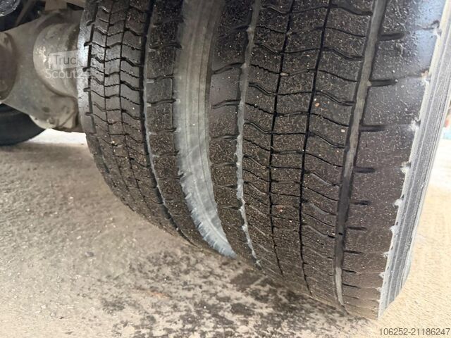 Benne fermée DAF LF 45.210 CLOSED BOX / KOFFER - *144.000km* - E...